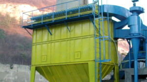 Bag filter for fumes and dust from biomass combustion